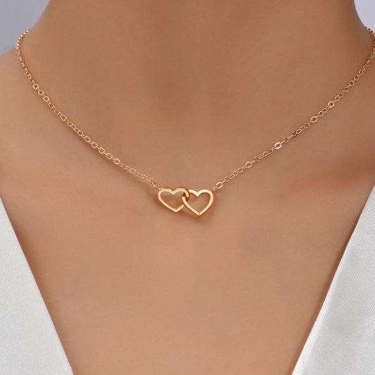 Collier chaîne en forme de cœur creux double pour femme, mignon et minuscule, à la mode
